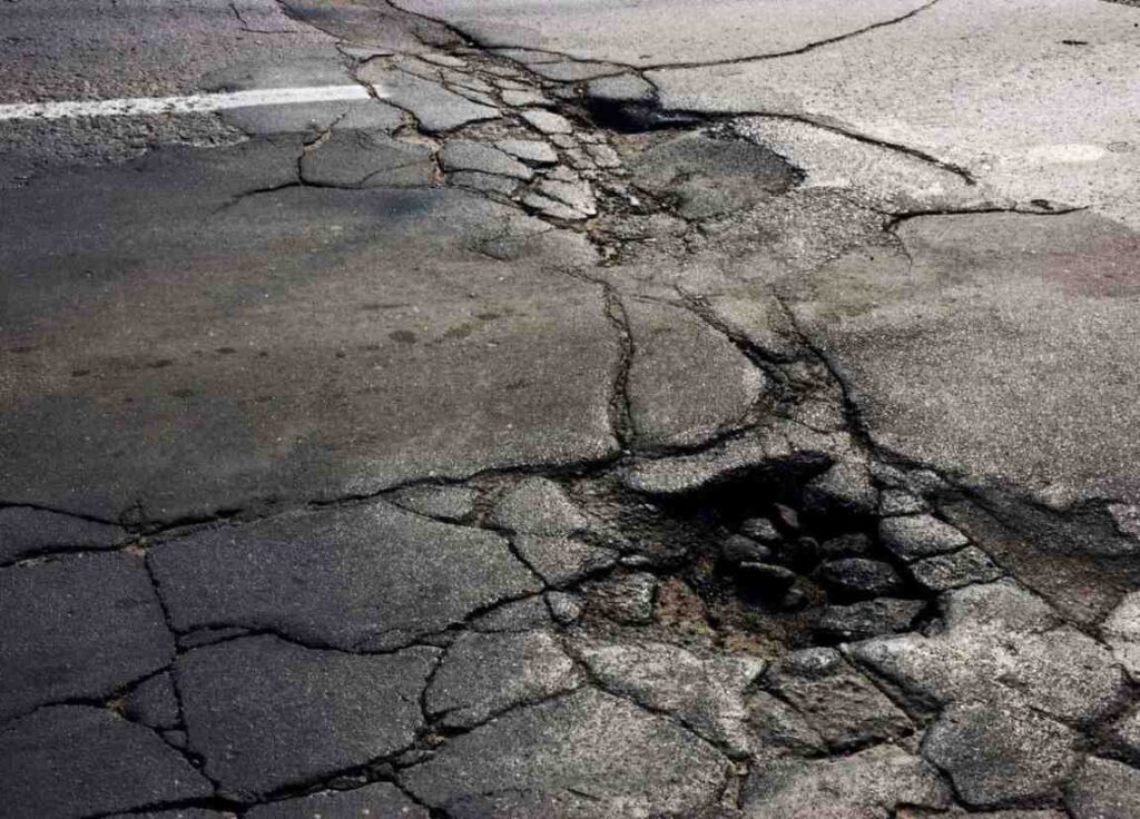 asphalt alligator cracking