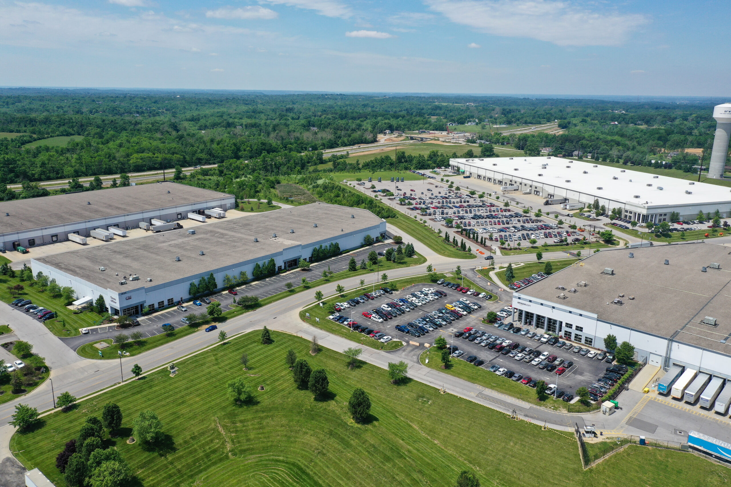 Aerial photo of warehouse and distribution centers near the Cincinnati Northern Kentucky International Airport